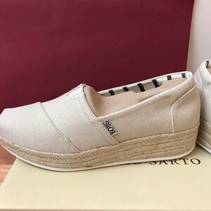 BOBS SKECHERS Memory Foam Espadrilles 7.5
